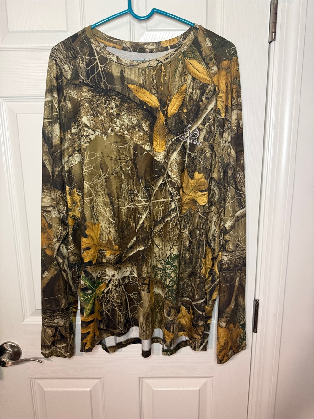 Realtree Green and Brown Camouflage Long Sleeve Tee